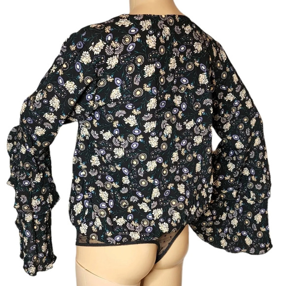 Intimately Free People boho flare sleeve bodysuit. Size Small - Picture 10 of 17